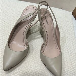 Pour La Victoire Taupe Slingback Heels size 10